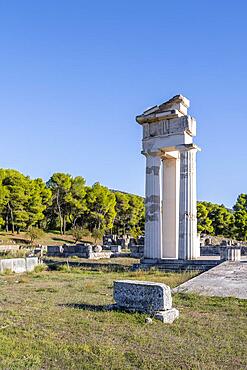 Column, excavation site Site, Catagogion, Asclepieion of Epidaurus, Ancient City of Epidauros, Peloponnese, Greece, Europe