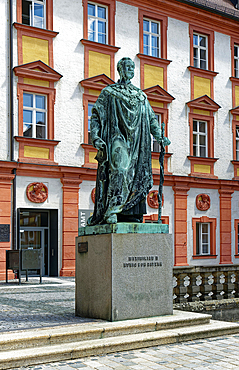 Monument to Maximilian II, Old Palace, today Tax Office, Bayreuth, Bavaria, Germany, Europe