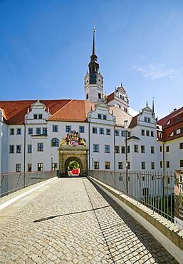 Castle Bridge and Bear Pit, Hartenfels Castle, Torgau, Saxony, Germany, Europe