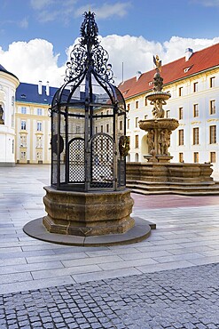 Prague Castle, Second courtyard and Leopold fountain, Prague, Czech Republic, Europe