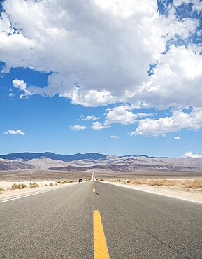 Highway 190, Death Valley National Park, California, USA