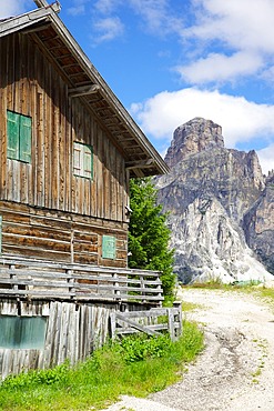 Barn near Corvara, Badia Valley, Bolzano Province, Trentino-Alto Adige/South Tyrol, Italian Dolomites, Italy, Europe