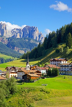Moena, Fassa Valley, Trento Province, Trentino-Alto Adige/South Tyrol, Italian Dolomites, Italy, Europe