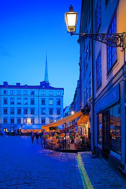 Stortorget Square cafes at dusk, Gamla Stan, Stockholm, Sweden, Scandinavia, Europe