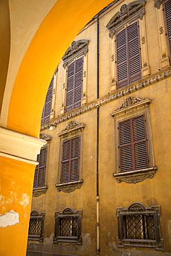 Archway and architecture, Modena, Emilia Romagna, Italy, Europe