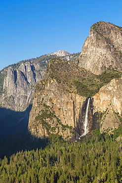 Yosemite Valley and Bridalveil Fall from Tunnel View, Yosemite National Park, UNESCO World Heritage Site, California, United States of America, North America