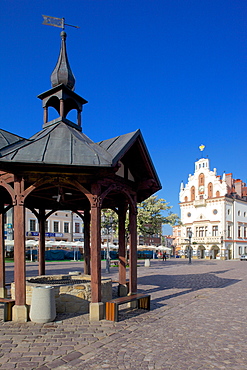 City Hall and well, Market Square, Old Town, Rzeszow, Poland, Europe