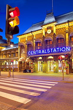 Central Station at dusk, Drottningtorget, Gothenburg, Sweden, Scandinavia, Europe