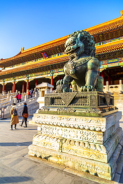 Dragon sculpture in the Forbidden City at sunset, UNESCO World Heritage Site, Xicheng, Beijing, People's Republic of China, Asia