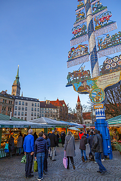 View of Viktualienmarkt at Christmas, Munich, Bavaria, Germany, Europe
