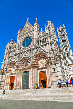 View of Siena Cathedral (Duomo) and Campanile, UNESCO World Heritage Site, Siena, Tuscany, Italy, Europe