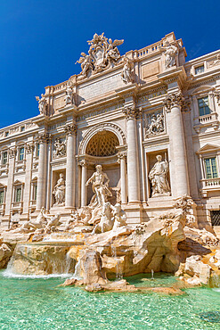 View of Trevi Fountain in bright sunlight, Piazza di Trevi, UNESCO World Heritage Site, Rome, Lazio, Italy, Europe