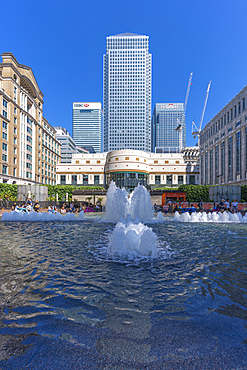 View of Canary Wharf tall buildings and fountains, Docklands, London, England, United Kingdom, Europe