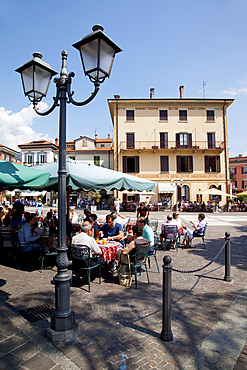 Piazza and cafe, Menaggio, Lake Como, Lombardy, Italy, Europe