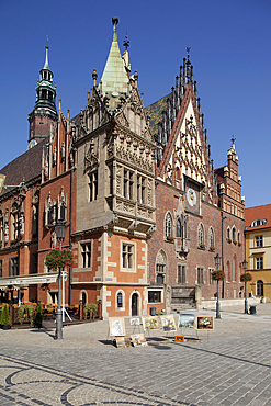 Market Square and Town Hall, Old Town, Wroclaw, Silesia, Poland, Europe