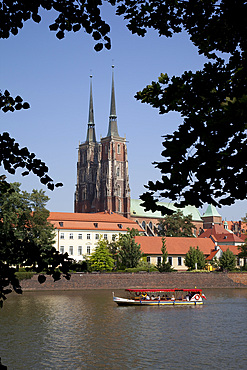 Cathedral and River Odra (River Oder), Old Town, Wroclaw, Silesia, Poland, Europe