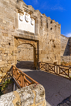 View of Saint Athanasios Gate, Old Rhodes Town, UNESCO World Heritage Site, Rhodes, Dodecanese, Greek Islands, Greece, Europe