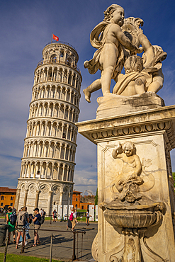 View of Fontana dei Putti and Leaning Tower of Pisa, UNESCO World Heritage Site, Pisa, Province of Pisa, Tuscany, Italy, Europe