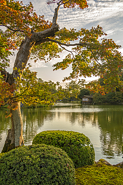 View of Kasumiga-ike Pond in Kenrokumachi Japanese Garden, Kanazawa City, Ishikawa Prefecture, Honshu, Japan