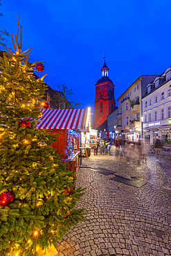 View of Christmas Market stalls in the market square in Altstadt Spandau at dusk, Spandau, Berlin, Germany, Europe