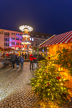 View of Christmas Market stalls in the market square in Altstadt Spandau at dusk, Spandau, Berlin, Germany, Europe