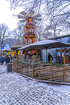 View of Christmas market during winter at dusk, Stortingsparken, Oslo, Norway, Scandinavia, Europe