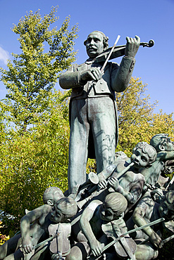 Statue, Tivoli Gardens, Copenhagen, Denmark, Scandinavia, Europe