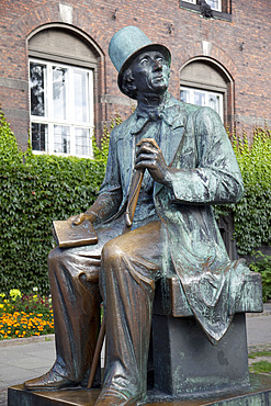 Hans Christian Anderson Monument and City Hall, Copenhagen, Denmark, Scandinavia, Europe