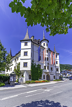 View of Town Hall (Rathaus) in Zell am See on a sunny day, Zell am See, Salzburg, Austria, Europe