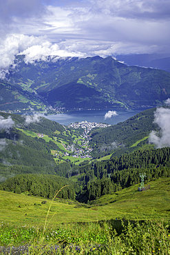 View of Zell am See and cloud from Schmittenhöhebahn top station 2000m on a sunny day, Zell am See, Salzburg, Austria, Europe