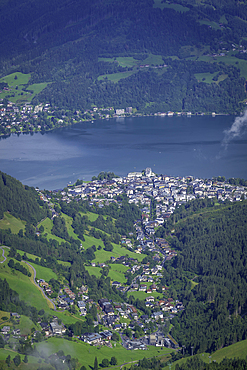 View of Zell am See and cloud from Schmittenhöhebahn top station 2000m on a sunny day, Zell am See, Salzburg, Austria, Europe