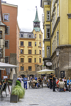 View of cafes in the old town of Innsbruck on a sunny day in summer, Innsbruck, Tyrol Region, Austria, Europe