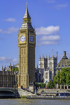 View of Houses of Parliament and Westminster Bridge from The Queen's Walk during summer, Westminster, London, England, United Kingdom, Europe