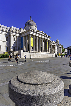 View of the National Galery in Trafalgar Square during summer, Westminster, London, England, United Kingdom, Europe