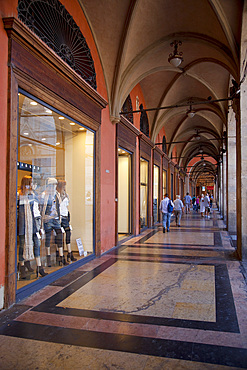 Arcade, Piazza Maggiore, Bologna, Emilia Romagna, Italy, Europe
