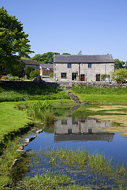 Village pond, Monyash, Peak District, Derbyshire, England, United Kingdom, Europe