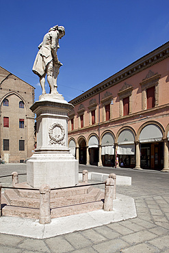 Statue in the Piazza Galvani, Bologna, Emilia Romagna, Italy, Europe