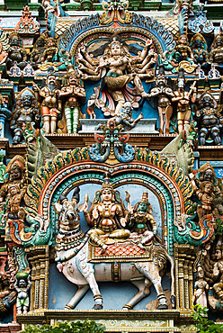 Detail of Hindu carvings, Sri Meenakshi Sundareshwara Temple, Madurai, Tamil Nadu, India, Asia