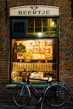 T Brugge Beertje (traditional Bruges bar), Bruges, West Vlaanderen (Flanders), Belgium, Europe