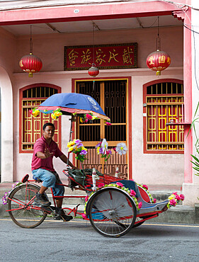 Rickshaw in Chinatown, Georgetown, Pulau Penang, Malaysia, Southeast Asia, Asia