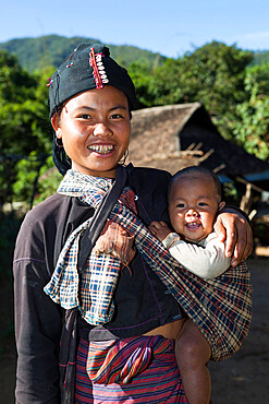 Mother and baby from Ann hill tribe village, near Kengtung, Shan State, Myanmar (Burma), Asia