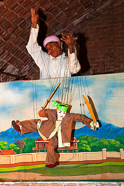 Traditional puppet show at the Nanda Restaurant, Bagan, Central Myanmar, Myanmar (Burma), Asia