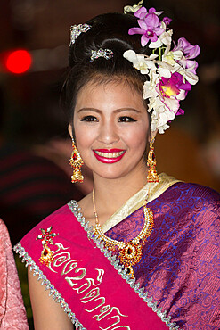 Young Thai woman at Loi Krathong festival, Chiang Mai, Northern Thailand, Thailand, Southeast Asia, Asia