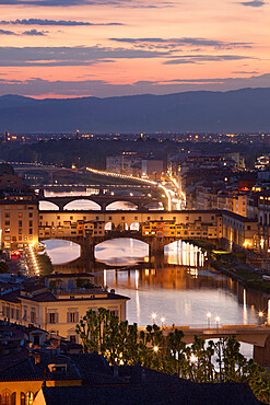 Sunset view over Florence and the Ponte Vecchio from Piazza Michelangelo, Florence, UNESCO World Heritage Site, Tuscany, Italy, Europe