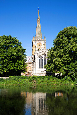 Holy Trinity Church, Shakespeare's burial place, on the River Avon, Stratford-upon-Avon, Warwickshire, England, United Kingdom, Europe