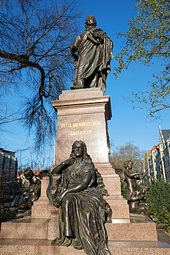 Monument to the famous composer Felix Mendelssohn Bartholdy next to St. Thomas Church, Leipzig, Saxony, Germany, Europe