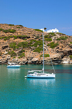 Yacht anchored off Apokofto beach with azure water, Chrisopigi, Sifnos, Cyclades, Aegean Sea, Greek Islands, Greece, Europe