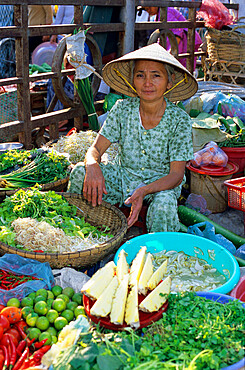 Local produce market, Hue, North Central Coast, Vietnam, Indochina, Southeast Asia, Asia