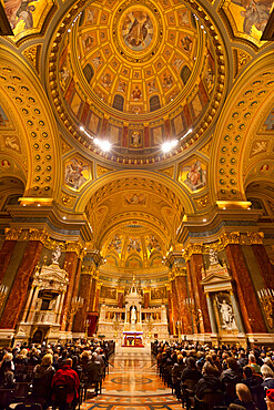 Interior and dome, St. Stephen's Basilica (Szent Istvan Bazilika), UNESCO World Heritage Site, Budapest, Hungary, Europe