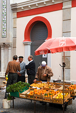 Saturday morning fruit and vegetable market, Loule, Algarve, Portugal, Europe